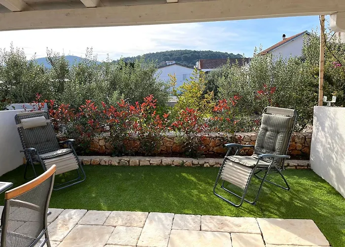 Olive Place 2