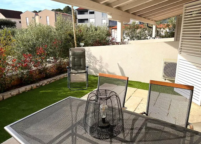 Olive Place 2