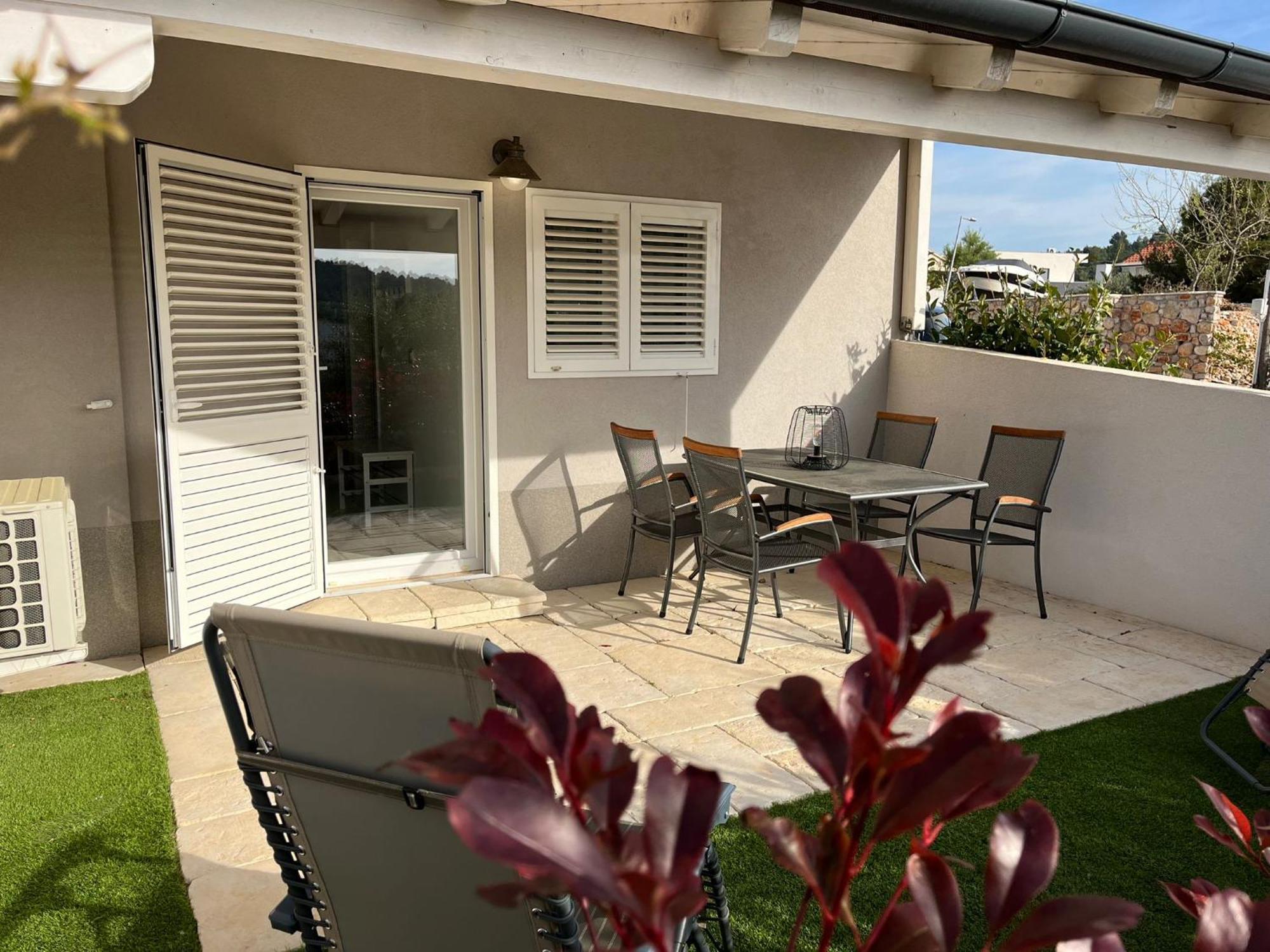 Olive Place 2 Tisno